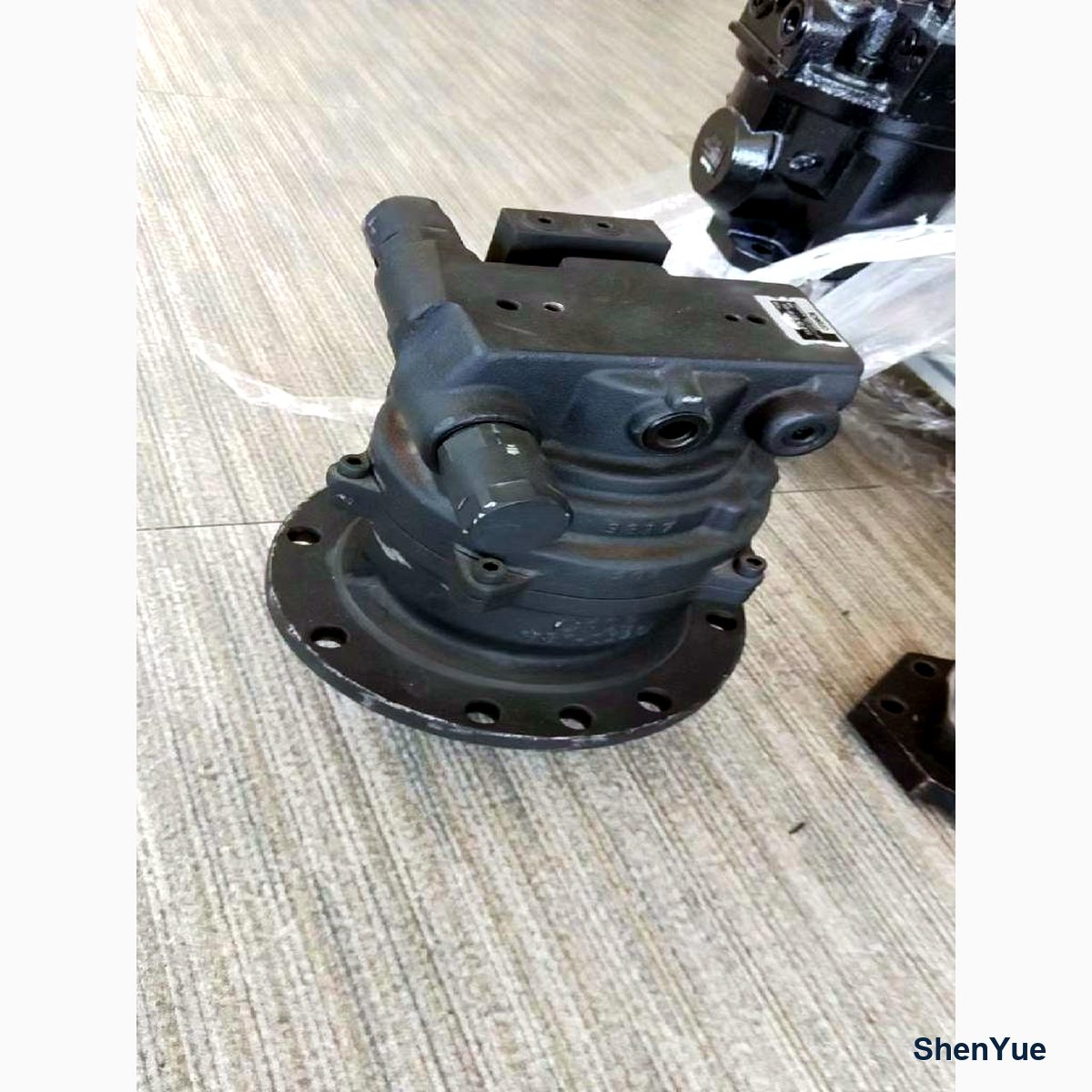 Swing Motor and Reduction Assy photo 2