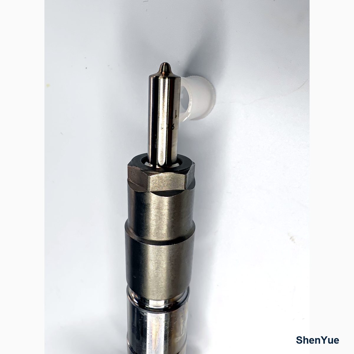 Injector Assy VA32G6100010 Kobelco part — real photo from our Guangzhou warehouse